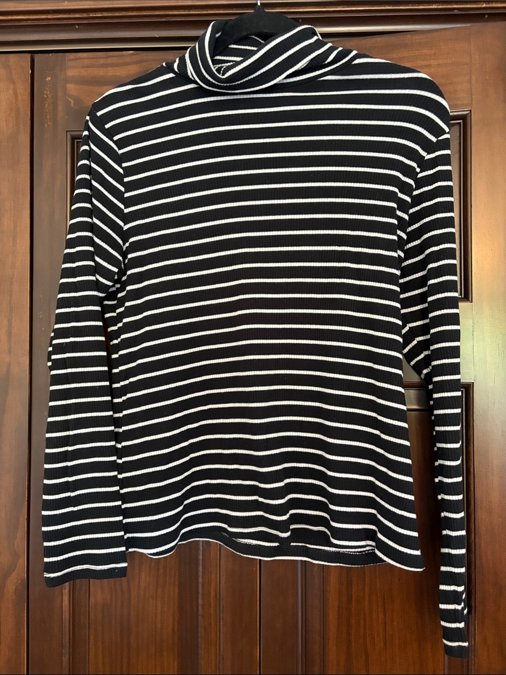 Old Navy Black and White Striped Ribbed Turtleneck Long Sleeve Top